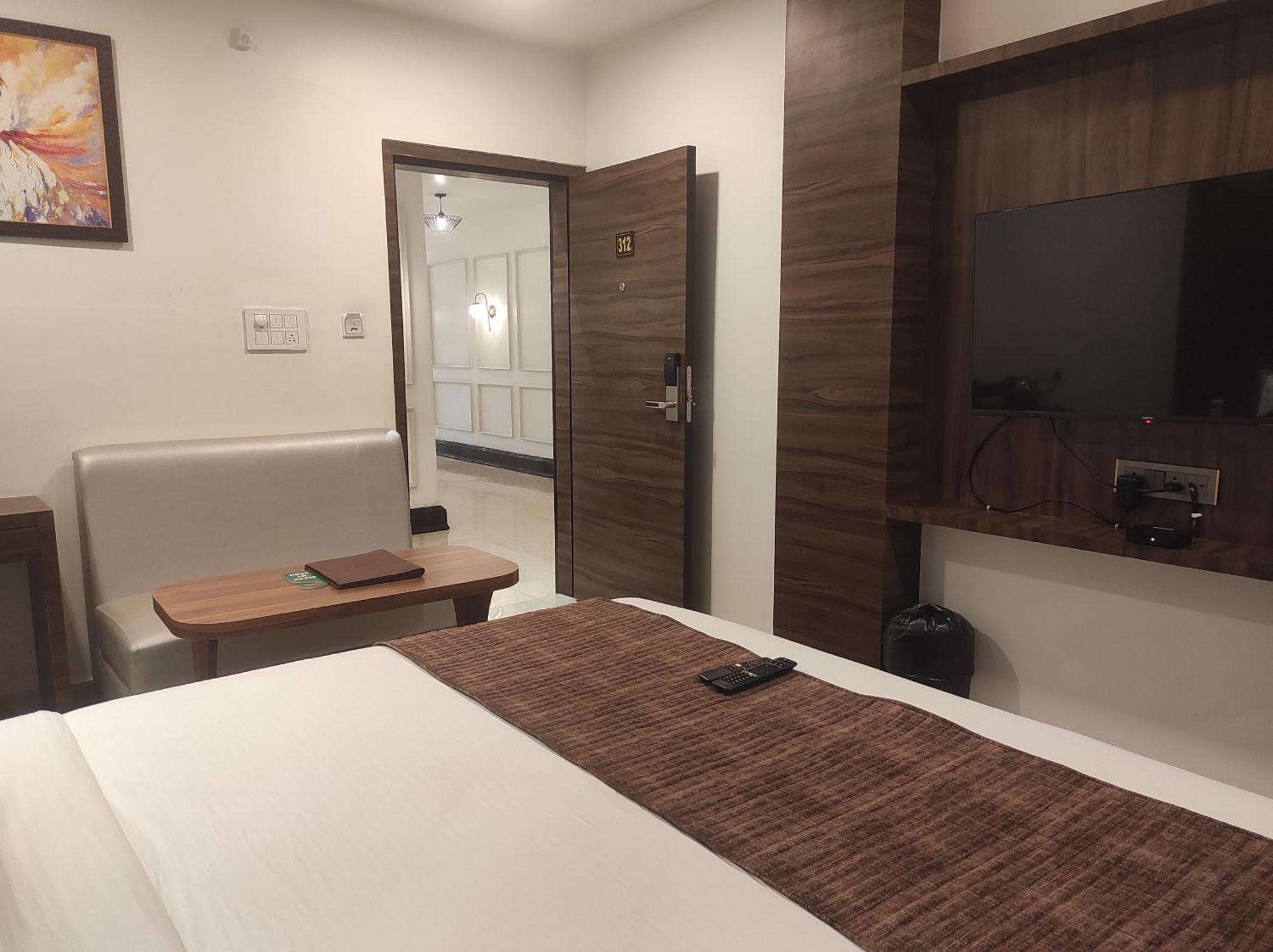 Hotel Obsidian Blue Itanagar Экстерьер фото